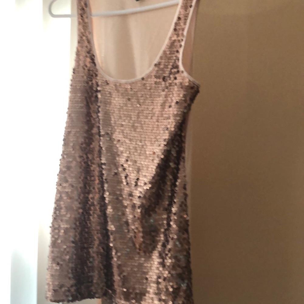 Sleeves sparkly top